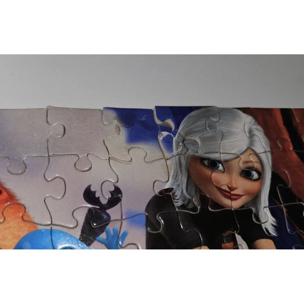 Monsters vs Aliens Panoramas Jr Jigsaw Puzzle 150 Pieces Panoramic READ AS IS